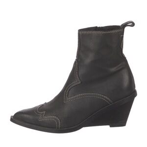 MM6 Madison Margiela Boots. EU 39.5, fits US 8.5